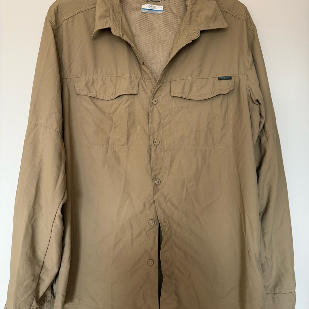 Columbia Men's khaki long sleeve button up shirt